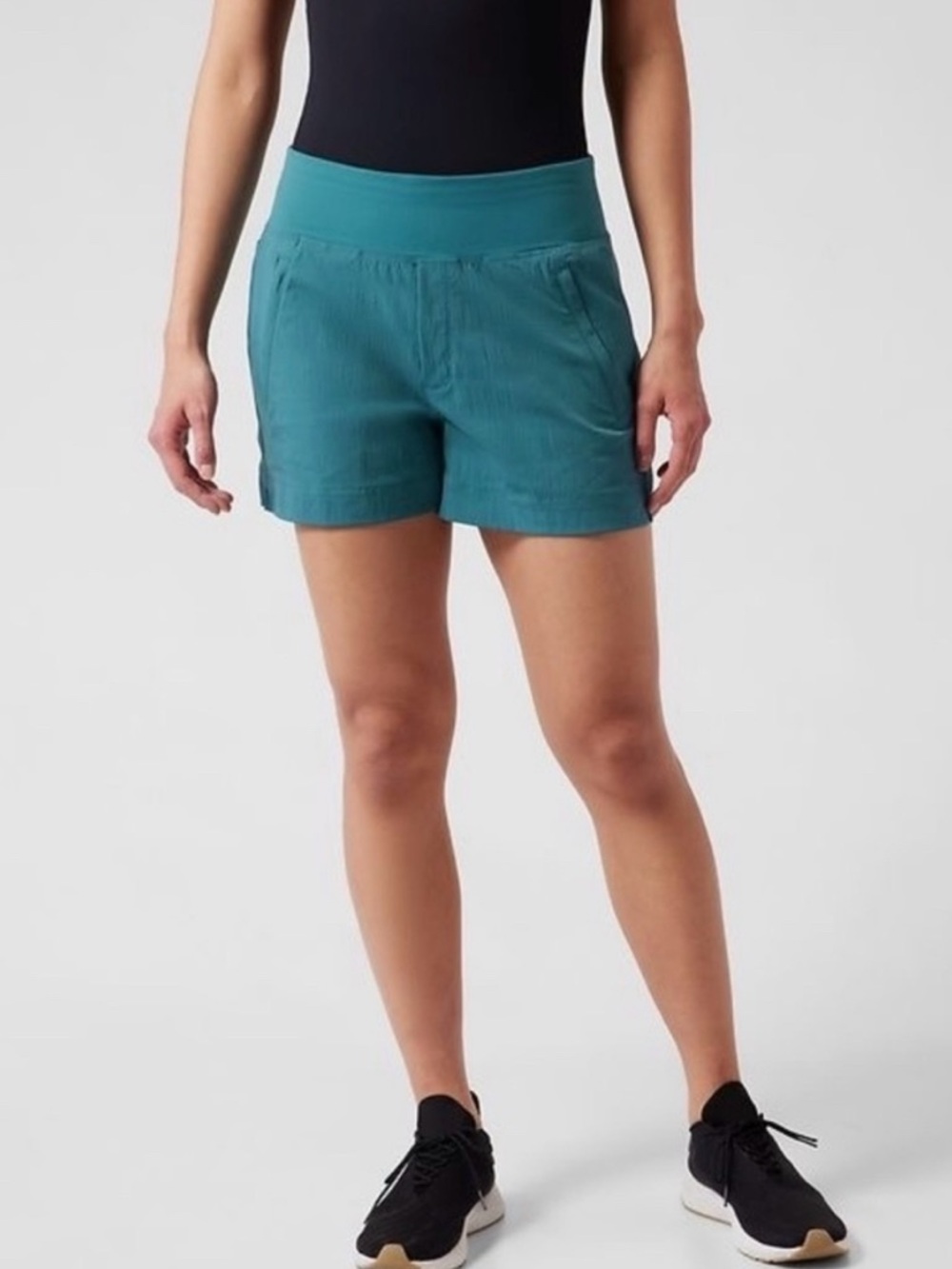 Athleta Trekkie North Shorts Teal Blue Size 8 Outdoor Athletic Nylon